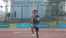 international-pole-vaulter
